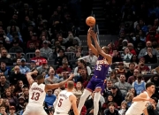 开云体育官网-独行侠鏖战热火B队，萨博尼斯一己之力扛起全队的简单介绍