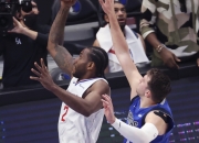 开云体育直播-伦敦城客场赢球，稳步向前争夺冠军