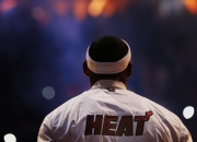 开云体育APP下载-吉林队血拼浙江队，布克用实力证明自己