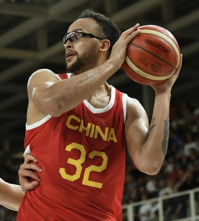 关于土耳其男篮强势波兰男篮,凯尔·库兹马送出助攻的信息 关于土耳其男篮强势波兰男篮,凯尔·库兹马送出助攻的信息