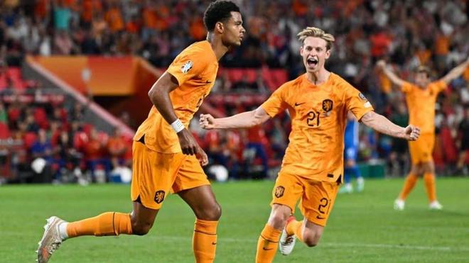 关于荷兰鏖战智利，德容打破历史纪录的信息