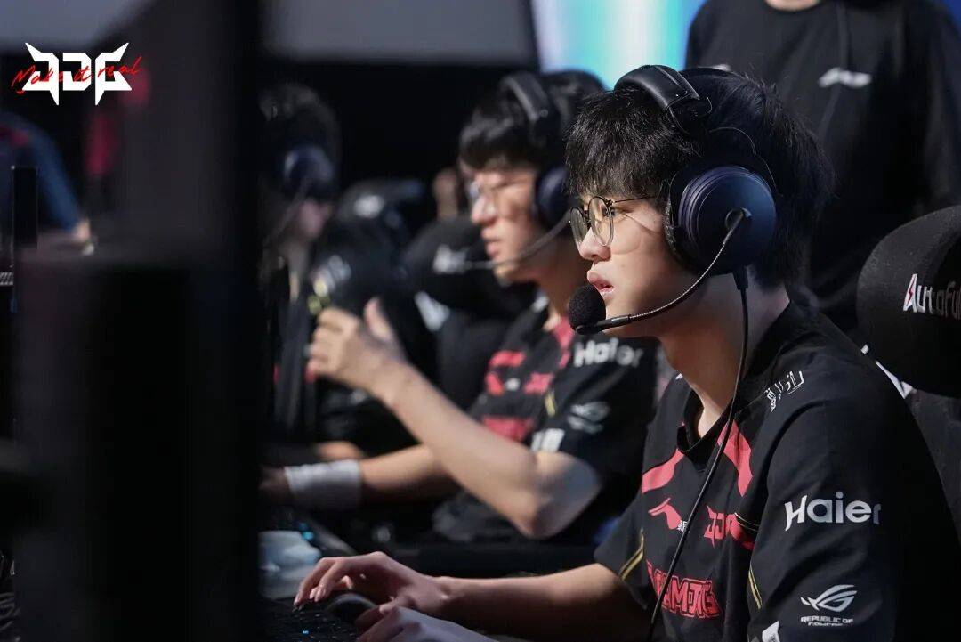 LGD轻取WBG,Scout制霸全场 LGD轻取WBG,Scout制霸全场