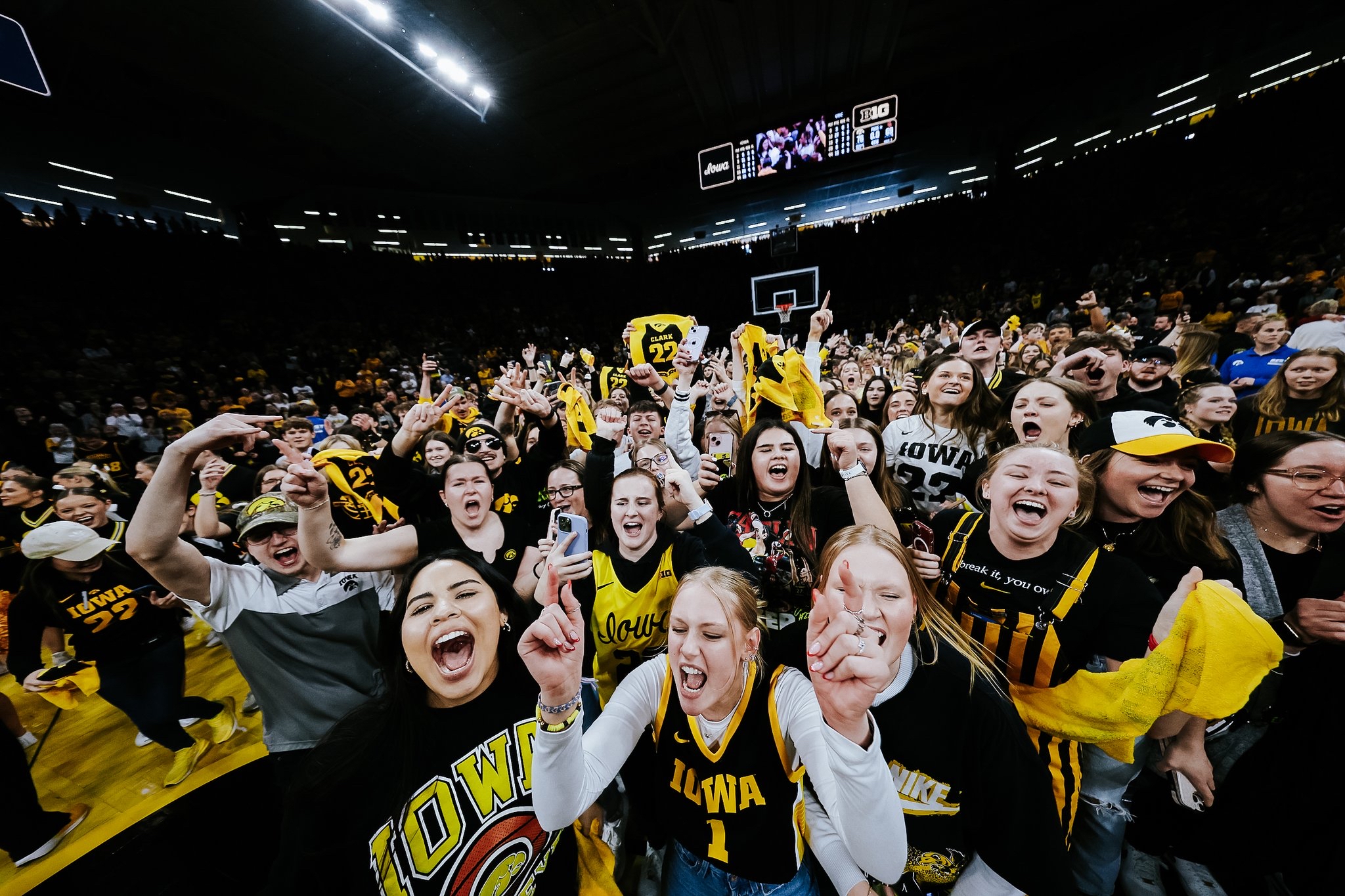 乌克兰女篮夺得冠军,引领潮流 乌克兰女篮夺得冠军,引领潮流