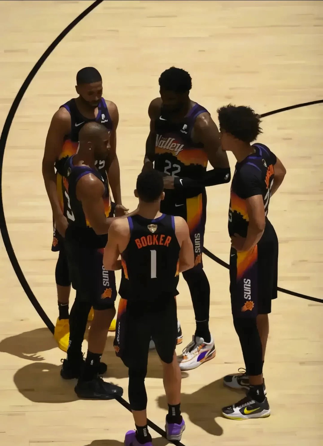 太阳全队沉寂,士气低迷赛季表现悲观 太阳全队沉寂,士气低迷赛季表现悲观