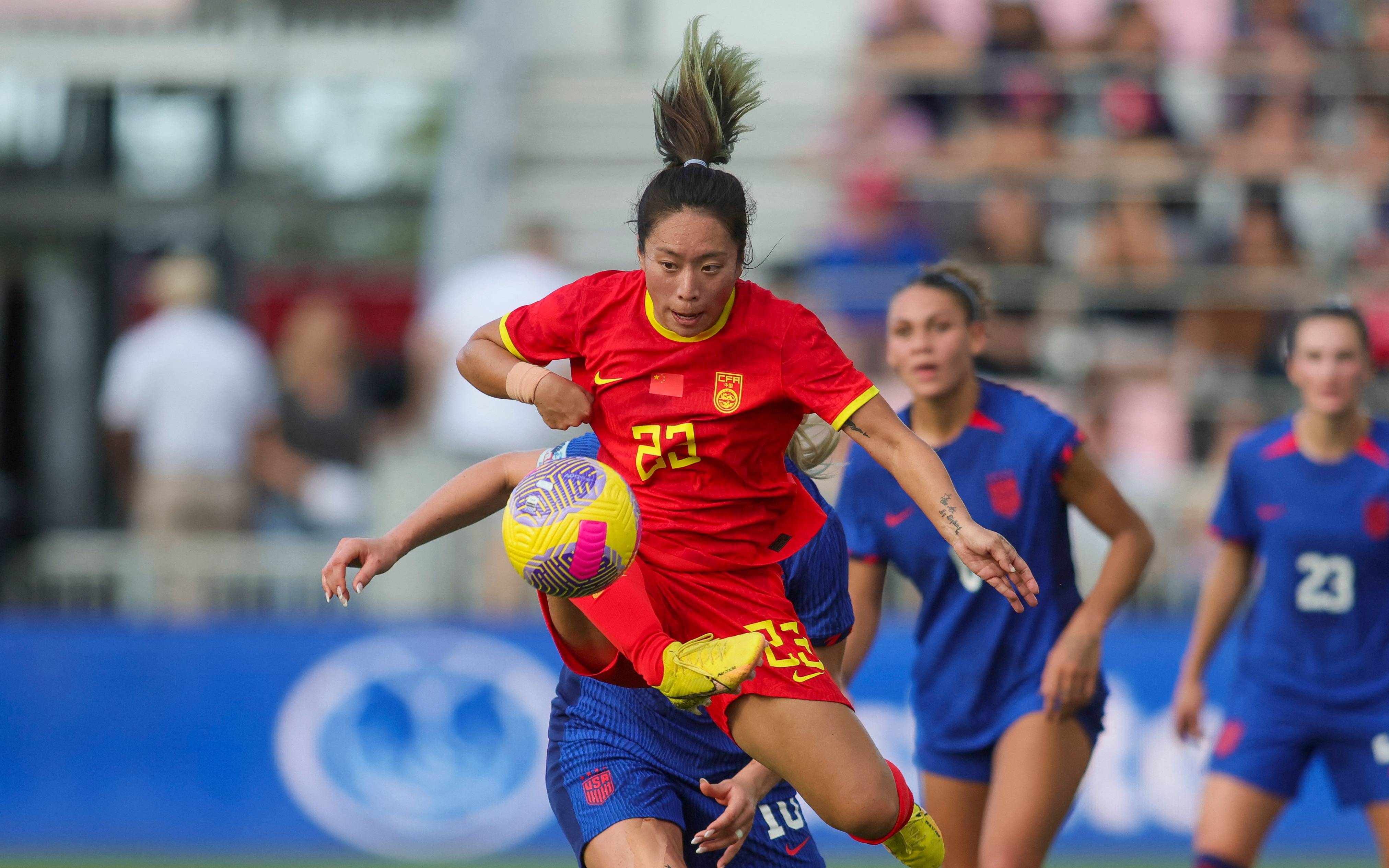 精彩对决!女足球员在比赛中卓越发挥的简单介绍 精彩对决!女足球员在比赛中卓越发挥的简单介绍