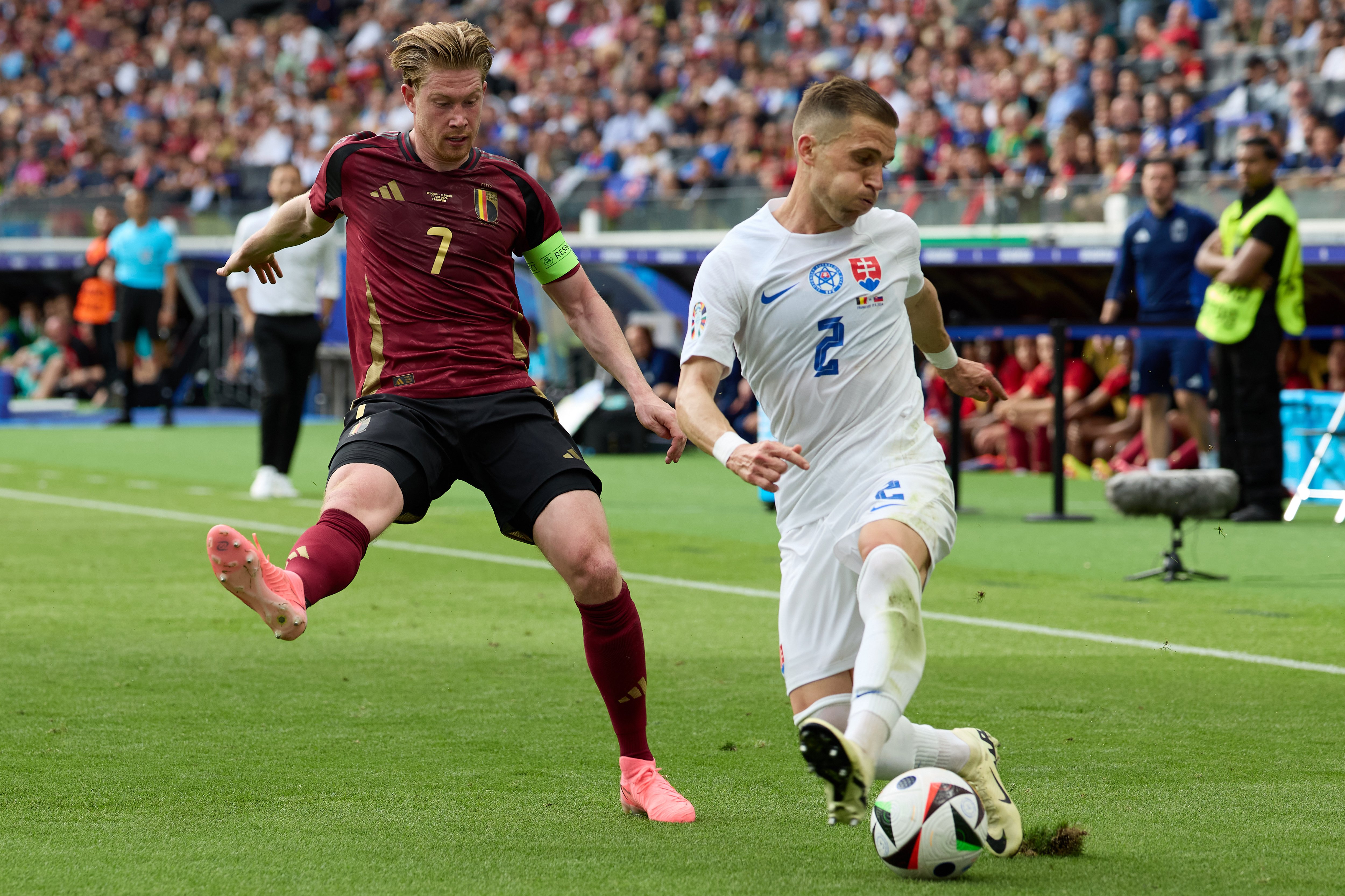 欧锦赛资格赛比拼激烈,胜负难分的简单介绍 欧锦赛资格赛比拼激烈,胜负难分的简单介绍