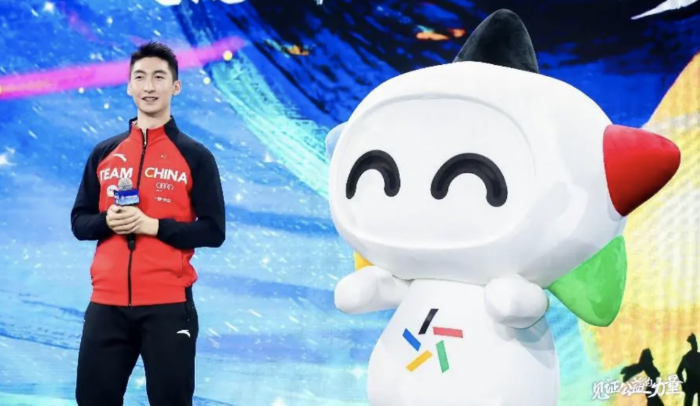 广东集体发力,团结拼搏赢得球迷掌声的简单介绍 广东集体发力,团结拼搏赢得球迷掌声的简单介绍