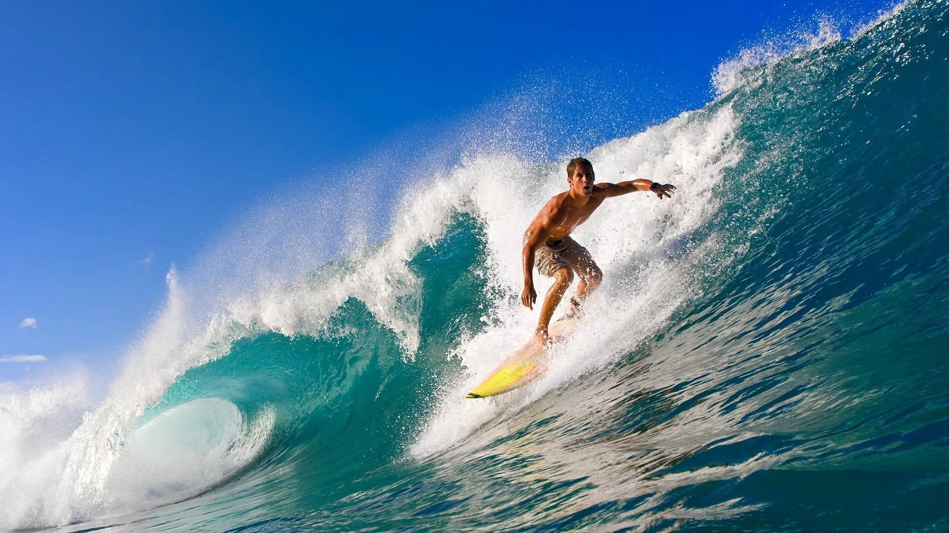 贝恩状态火热如熔岩，深圳队战术冲垮尼克斯防线