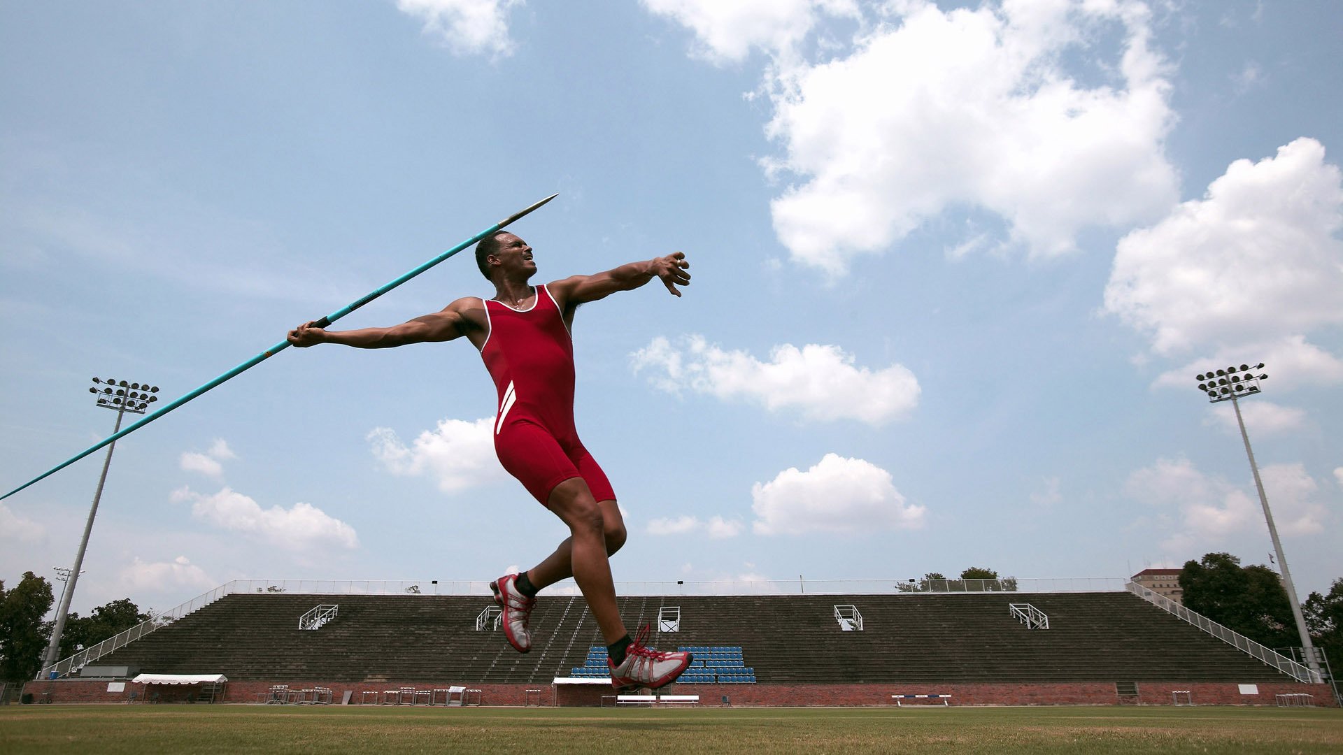 皮克点燃赛场,当罗马的足球风暴横扫英格兰